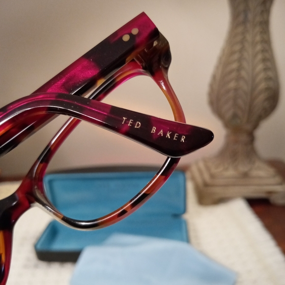 Women's Ted Baker Red Tortoise Frames With Original Case, Lens Cloth LIKE NEW - Picture 2 of 7